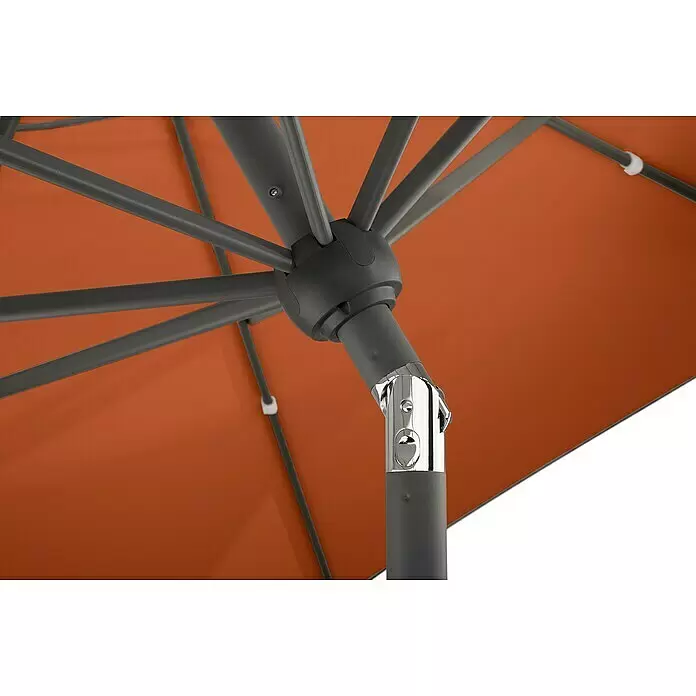 Schneider Classic Marktschirm rund Adria - Terracotta, Durchmesser Bespannung: 300 cm - Geöffneter orangefarbener Sonnenschirm von unten, zeigt das graue Gestell und den silbernen Gelenkmechanismus.