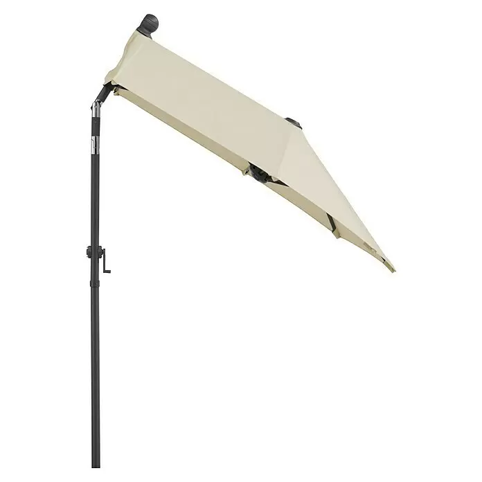 Schneider Classic Balkonschirm Salerno mezza - Natur, Bespannungsmaß (L x B): 150 x 150 cm - Teilweise geschlossener beiger Terrassenschirm mit dunkelgrauem Mast und Kurbelmechanismus.