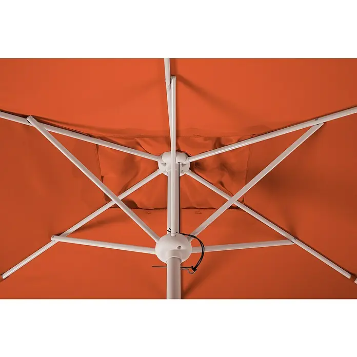 Schneider Classic Marktschirm Oslo - Terracotta, Bespannungsmaß (L x B): 300 x 200 cm - Nahaufnahme eines orangefarbenen Sonnenschirms von unten, der die weißen Streben und die zentrale Stütze zeigt.