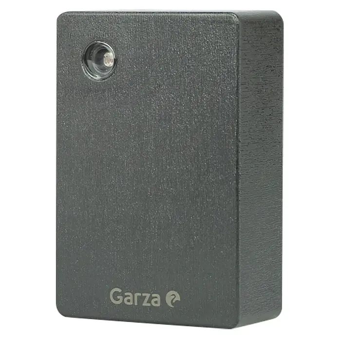 Garza Sensor crepuscular fotoeléctrico - Negro - Primer plano de un producto Garza, probablemente un dispositivo electrónico con textura y logotipo sutiles.