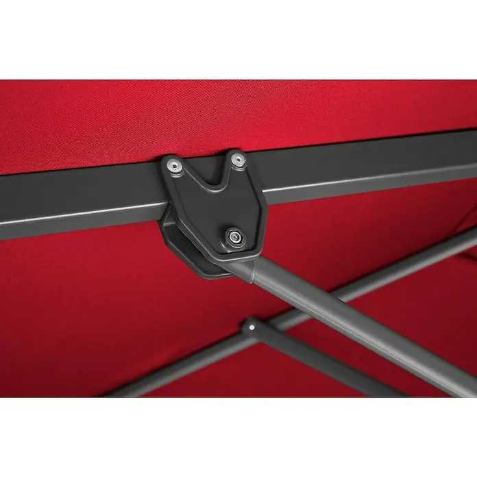 Schneider Classic Ampelschirm Rhodos Junior - Rot, Bespannungsmaß (L x B): 270 x 270 cm - Nahaufnahme des Verbindungsstücks einer Outdoor-Terrassenüberdachung mit roten Stoff und grauem Metallrahmen.
