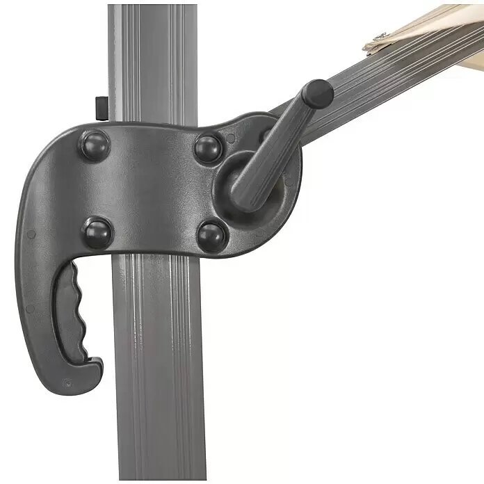 Schneider Classic Ampelschirm rund Rhondos Rondo - Sand, Durchmesser Bespannung: 350 cm - Dunkelgraue Kurbelmechanik mit Griff an einer grauen Stange, Teil eines Sonnenschirms oder einer Markise.