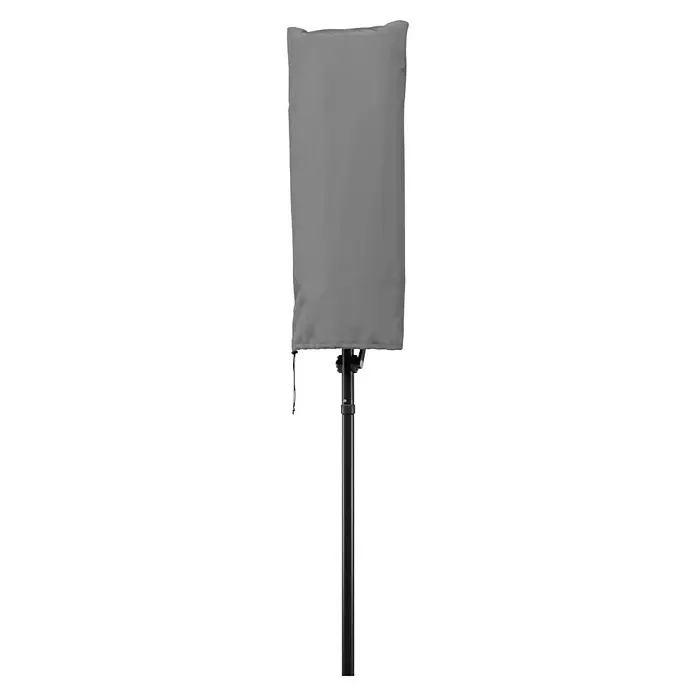 Schneider Classic Balkonschirm Salerno - Silbergrau, Bespannungsmaß (L x B): 150 x 291 cm - Eine graue Schutzhülle für einen Terrassenheizer ist über einen schlanken, schwarzen Ständer gezogen, um den Heizstrahler vor Witterungseinflüssen zu schützen.