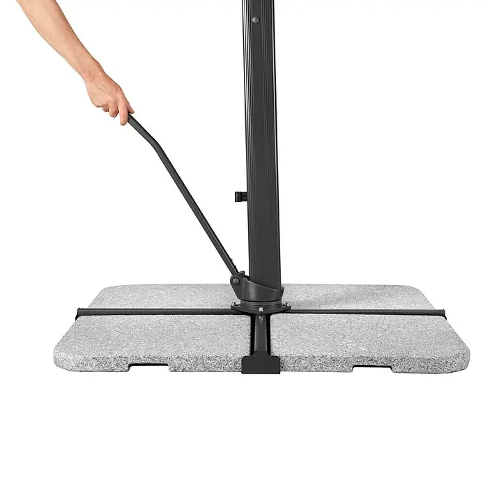 Schneider Classic Ampelschirm Rhodos Smart - Silbergrau, Bespannungsmaß (L x B): 300 x 300 cm - Nahaufnahme eines Sonnenschirmständers mit einem Handgriff zur einfachen Bedienung. Der robuste Ständer sorgt für Stabilität und sicheren Halt.