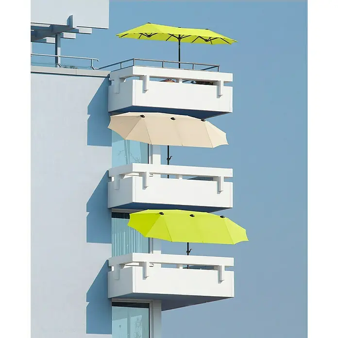 Schneider Classic Balkonschirm SalernoApfelgrün, L x B: 150 x 291 cm - Farbfrohe Sonnenschirme auf Balkonen eines Wohnhauses bieten Schutz vor der Sonne.