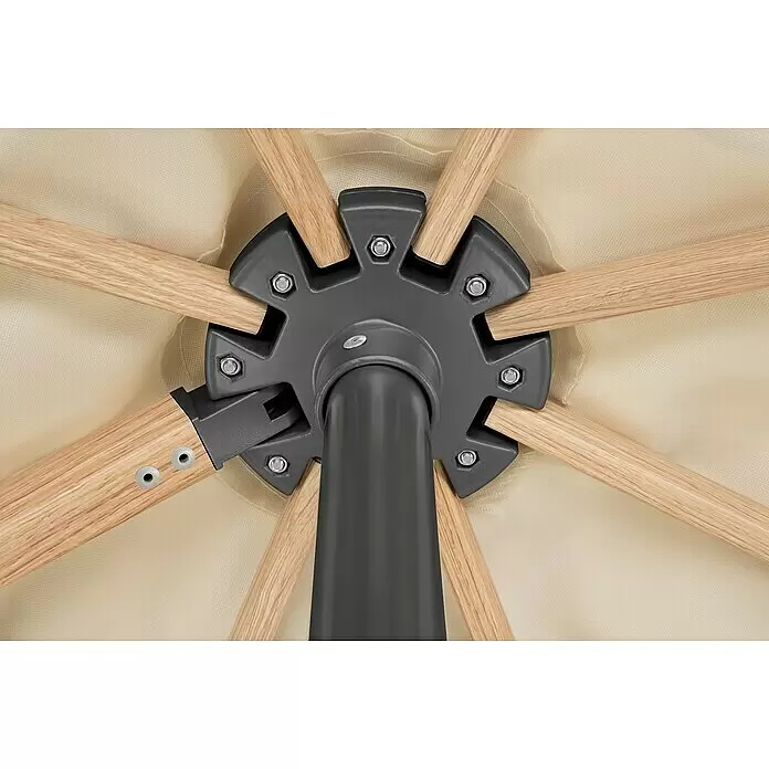 Schneider Classic Ampelschirm Rhodos Twist Woody - Natur, Bespannungsmaß (L x B): 300 x 300 cm - Untersicht des zentralen Schirmmechanismus: dunkelgraue Nabe verbindet Holzstreben mit der Stange vor beigem Bezug.