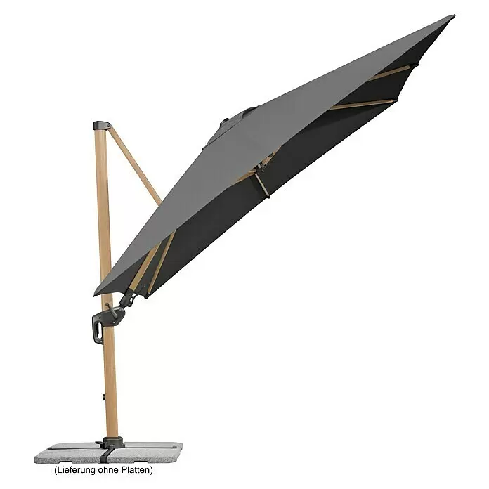 Schneider Classic Ampelschirm Rhodos Twist Woody - Anthrazit, Bespannungsmaß (L x B): 300 x 300 cm - Dunkelgrauer Ampelschirm mit hellem Holzstiel auf einem Ständer, schräg gestellt.