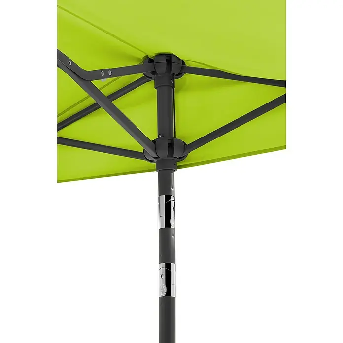 Schneider Classic Balkonschirm Salerno mezza - Apfelgrün, Bespannungsmaß (L x B): 150 x 150 cm - Detailaufnahme eines Sonnenschirms mit grünem Schirm und grauem Ständer, der Schatten spendet und vor Sonne schützt.