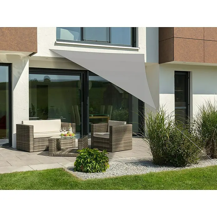 Schneider Sonnensegel Lanzarote - L x B: 360 x 360 cm, Silbergrau, Dreieckig - Diese Terrassenüberdachung bietet idealen Sonnenschutz. Die formschöne Konstruktion integriert sich perfekt in die moderne Architektur des Hauses.