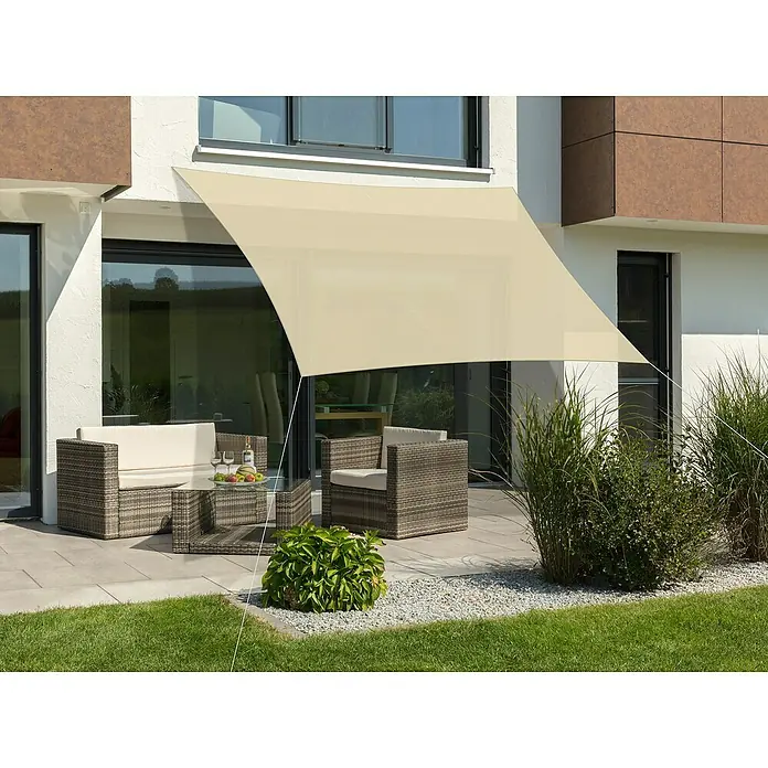 Schneider Sonnensegel Lanzarote - L x B: 360 x 360 cm, Natur, Quadratisch - Terrasse mit bequemen Gartenmöbeln unter einem stilvollen Sonnensegel, das Schatten spendet. Ideal für entspannte Stunden im Freien.