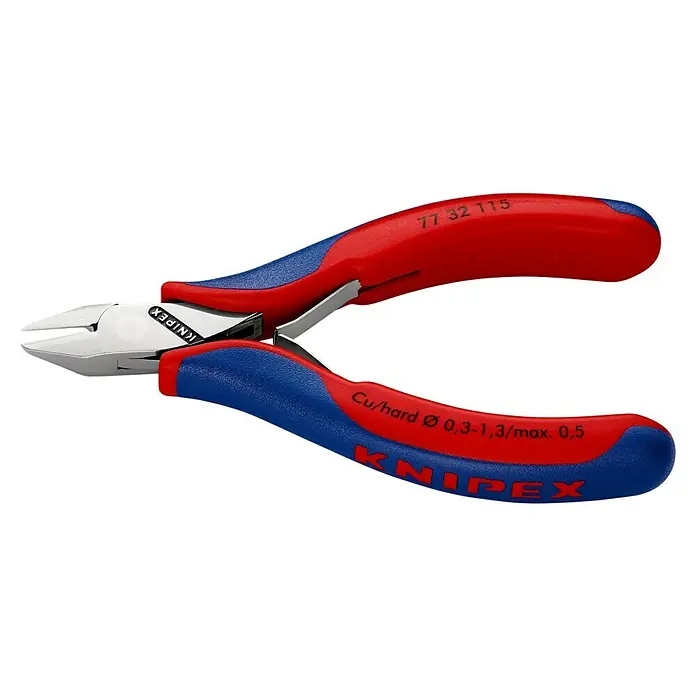Knipex Seitenschneider - Länge: 11,5 cm, Härte Schneide: 60 HRC, Ölgehärtet, 0,3 mm - 1,3 mm - Nahaufnahme einer KNIPEX Elektronik-Seitenschneider mit blau-roten Griffen, ideal zum präzisen Schneiden in der Elektronik.