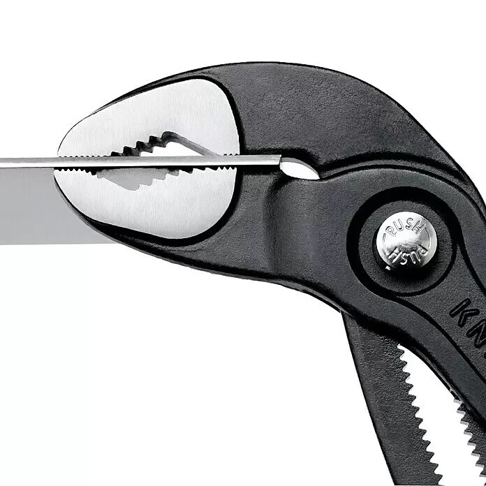 Knipex Wasserpumpenzange Cobra - Länge: 250 mm - Anwendungsbeispiel