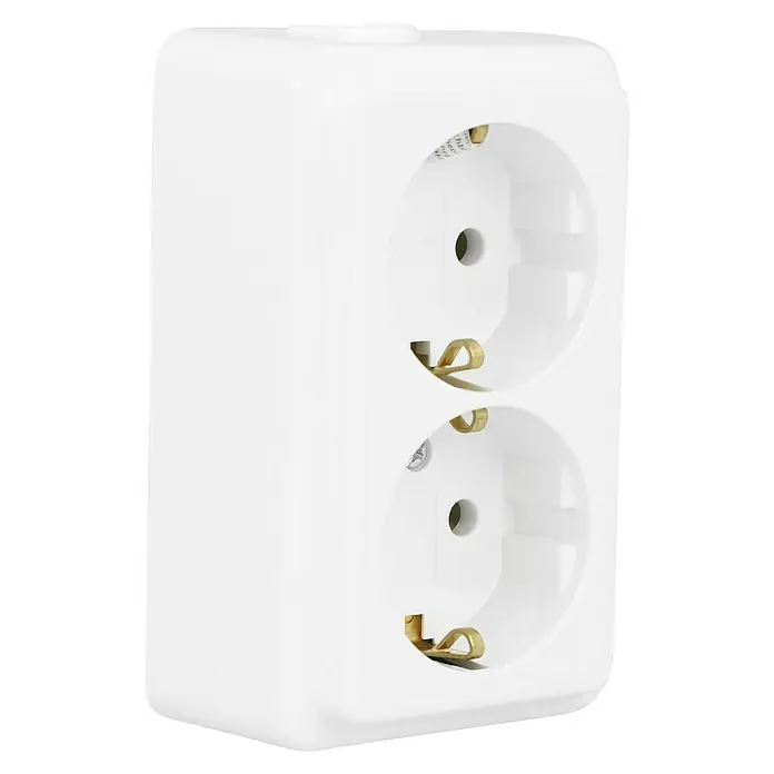 Kopp Standard Steckdose - Arktisweiß, 2-fach - Nahaufnahme einer weißen Doppelsteckdose, die zur Stromversorgung elektrischer Geräte dient. Ideal für den Haushalt.