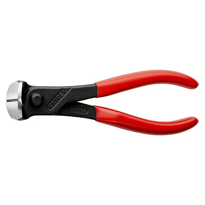 Knipex Monierzange - Länge: 16 cm, Härte Schneide: 61 HRC - Eine Nahaufnahme einer Knipex-Bolzenschneider mit roten Griffen, die sich durch ihre hochwertige Verarbeitung und robuste Bauweise auszeichnen.