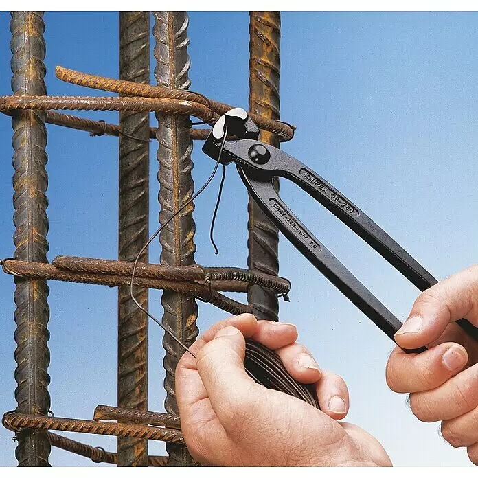 Knipex Kneifzange - Länge: 25 cm, Schwarz - Anwendungsbeispiel