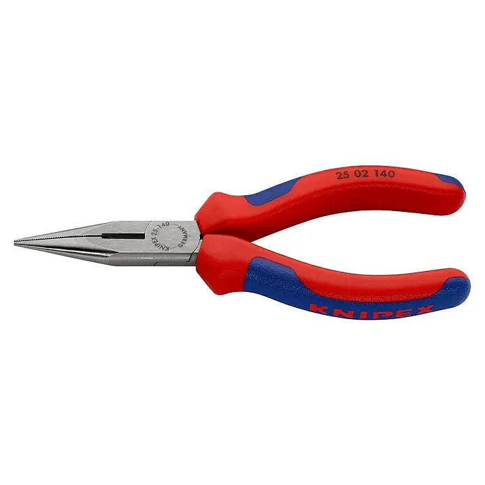 Knipex Flachrundzange - Länge: 14 cm, Schneide - Eine Nahaufnahme einer Knipex Spitzzange mit rot-blauen Griffen, die auf einem schwarzen Hintergrund liegt.