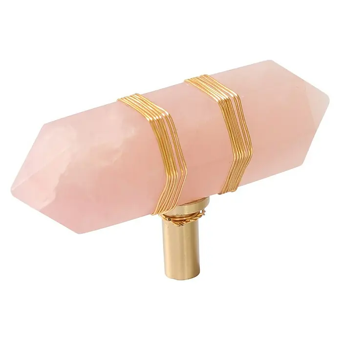 Möbelgriff - Typ Möbelgriff: Knopf, Sonstige, Sonstige, Rosa, Breite: 20 mm - Nahaufnahme eines dekorativen Möbelknaufs aus Rosenquarz mit goldfarbener Drahtumwicklung und Befestigung.