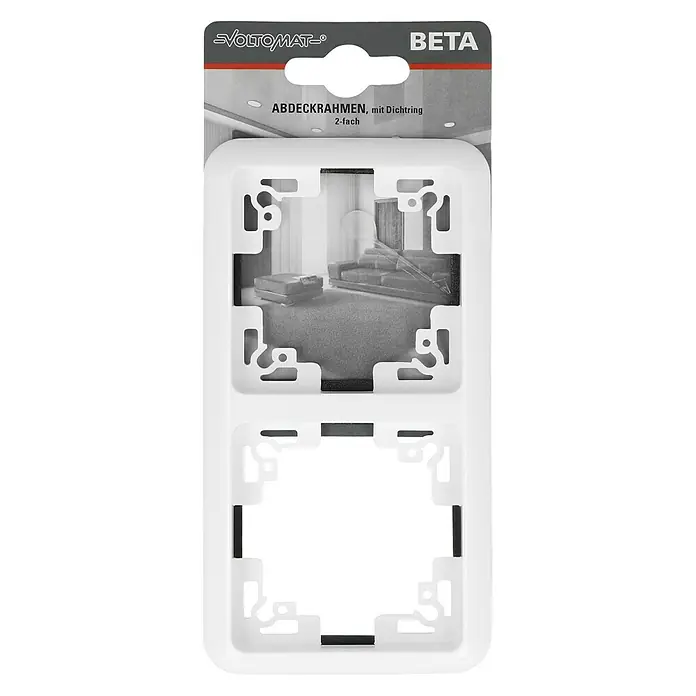 Voltomat BETA Abdeckrahmen IP44 - Ultraweiß, 2-fach, Kunststoff - Nahaufnahme eines weißen Voltomaten Beta Doppelrahmens für Schalter und Steckdosen, präsentiert auf einer Verkaufsverpackung.