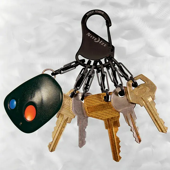 Nite Ize Llavero de mosquetón S-Biner - Hasta 6 llaves, Acero inoxidable, Negro - Llavero con mosquetón Nite Ize y varias llaves. Mantén tus llaves organizadas con este llavero práctico.