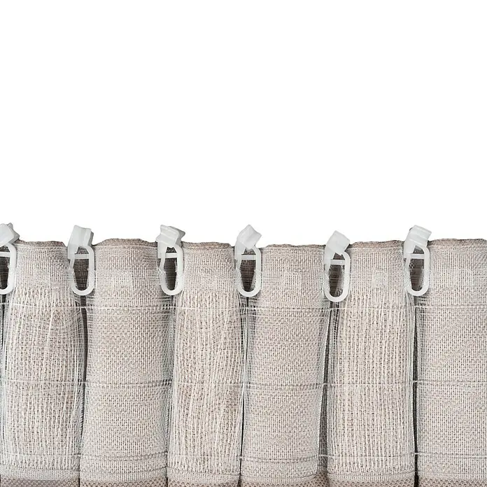 Schlaufenschal Leinen-Look - B x H: 135 x 300 cm, 100 % Polyester, Cappuccino - Nahaufnahme von beigen Vorhängen mit weißen Haken. Die Vorhänge haben eine subtile Textur und sind mit gleichmäßigen Falten versehen.