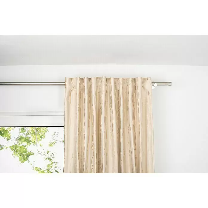 Schlaufenschal Stream - B x H: 135 x 245 cm, 100 % Polyester, Sand - Beiger plissierter Vorhang mit dezenter Wellentextur, an silberner Stange vor einem Fenster.