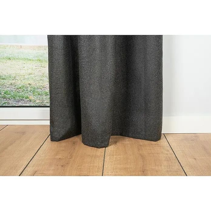 Schlaufenschal Chalet - B x H: 135 x 300 cm, 100 % Polyester, Anthrazit - Nahaufnahme eines blickdichten Vorhangs in Anthrazit, der elegant vor einem Fenster hängt und den Raum verdunkelt.