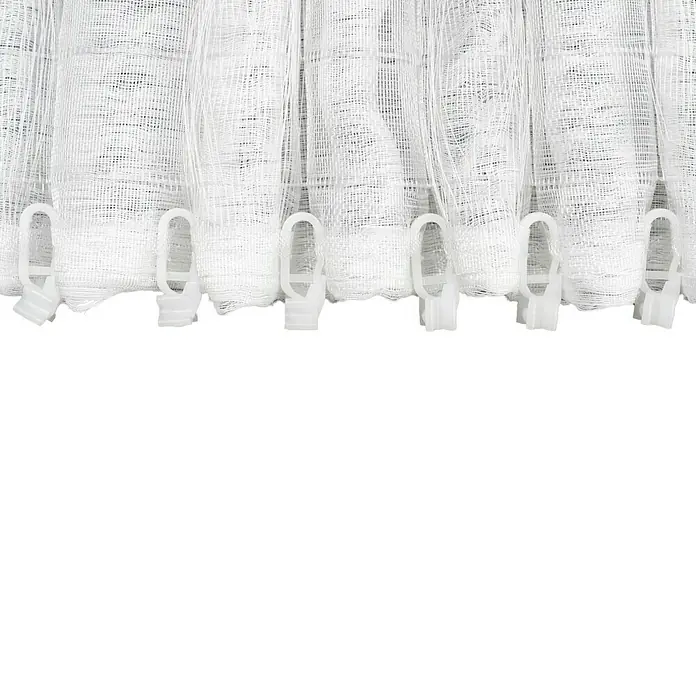 Schlaufenschal Dot - B x H: 135 x 245 cm, 100 % Polyester, Weiß - Detailaufnahme einer weißen Gardine mit weißen Gardinenhaken, die einen schlichten und eleganten Look erzeugen.