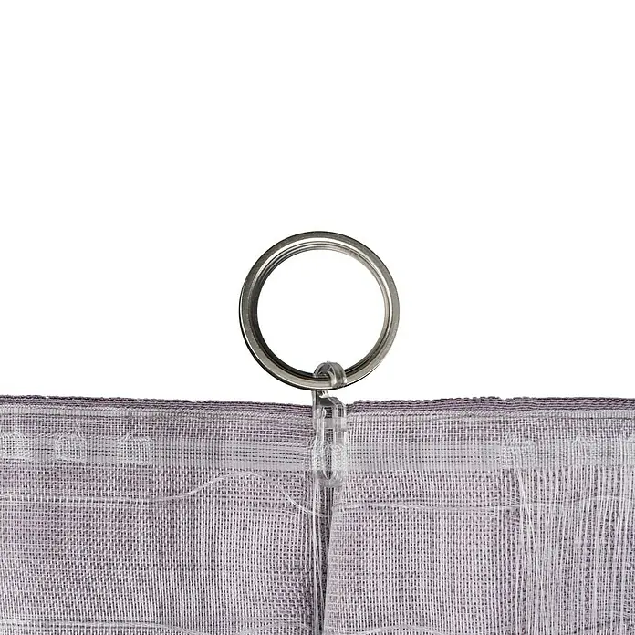 Schlaufenschal Leinen-Look - B x H: 135 x 300 cm, 100 % Polyester, Brombeere - Nahaufnahme einer Gardinenstange mit Vorhang. Der silberne Ring hält den Vorhang elegant fest, perfekt für stilvolle Fensterdekoration.
