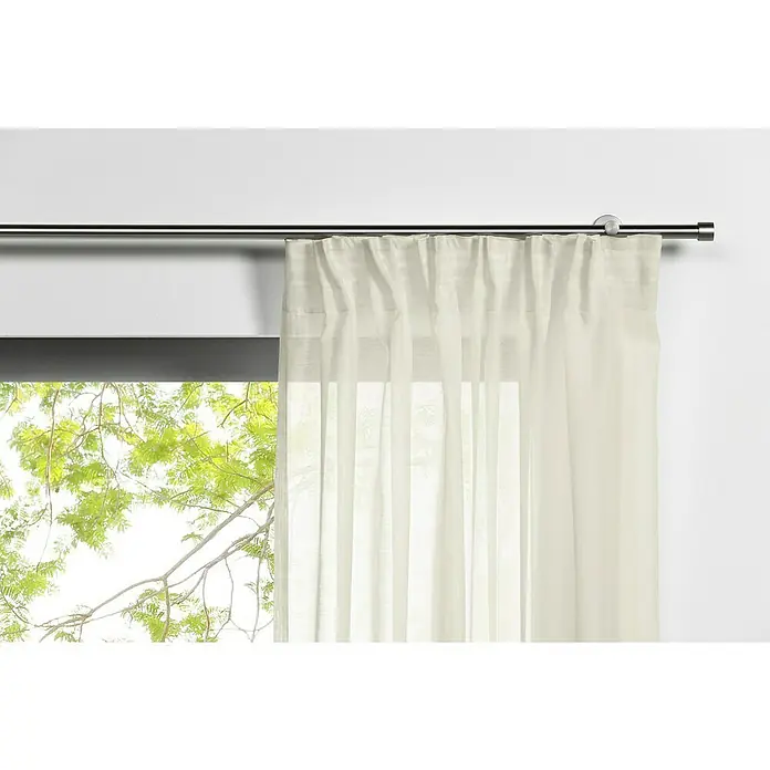 Schlaufenschal Transparent - B x H: 135 x 245 cm, 100 % Polyester, Ecru - Helle, lichtdurchlässige Gardine vor einem Fenster mit silberner Gardinenstange, die eine sanfte Atmosphäre im Raum schafft.