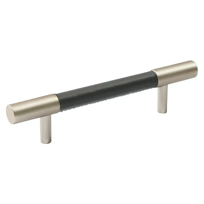 Möbelgriff - 2 Stk., Typ Möbelgriff: Stange, Leder, Sonstige, Länge: 150 mm, Silber/Grau - Eine moderne Schrankstange mit gebürsteten Nickel-Enden und einem schwarzen Mittelteil für eine stilvolle Note. Das Produkt zeichnet sich durch Eleganz aus.