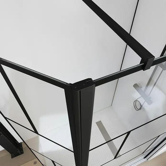 Aurlane Duschwand Bricks - B x H: 130 x 195 cm, Pulverbeschichtet, Schwarz - Detailansicht einer modernen, schwarzen Duschkabine mit klaren Linien und minimalistischem Design, die Eleganz und Funktionalität vereint.