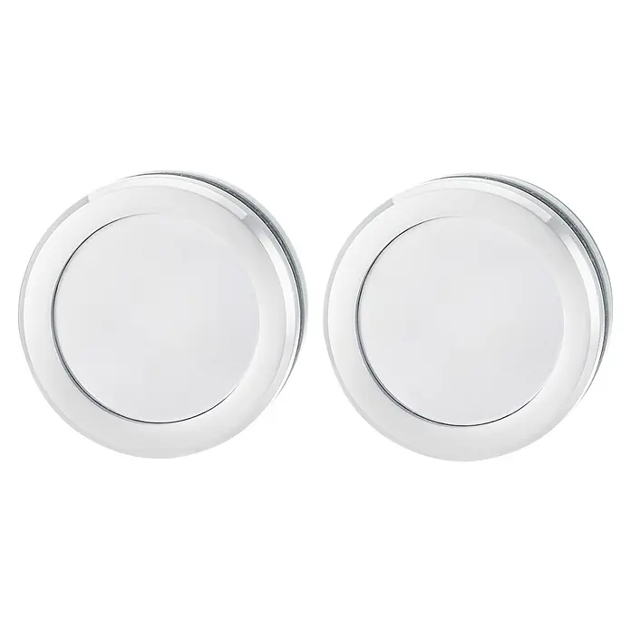 Diamond Doors Griffmuschel Circle - Aluminium, Durchmesser: 60 mm - Zwei weiße, runde Essteller mit silbernem Rand, die Eleganz und Funktionalität vereinen. Ideal für stilvolle Tischdekorationen.