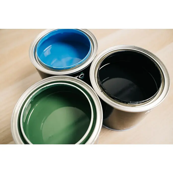 Pintura para efectos decorativos Pizarra - Negro, 500 ml - Bote de pintura verde, bote de pintura azul y bote de pintura negra.