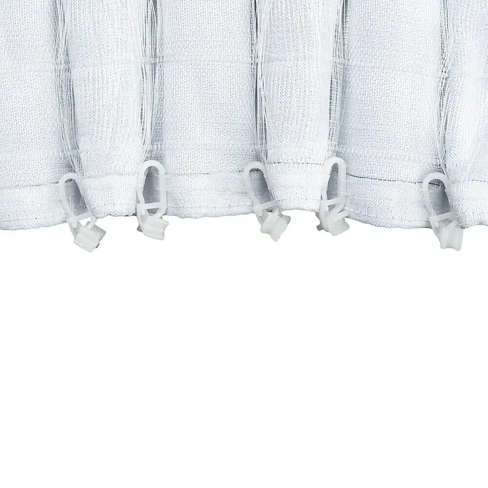 Schlaufenschal Day & Night - B x H: 135 x 300 cm, 100 % Polyester, Weiß - Nahaufnahme von Gardinenband mit weißen Faltenlegehaken. Das Band ist weiß und hat eine gitterartige Struktur.