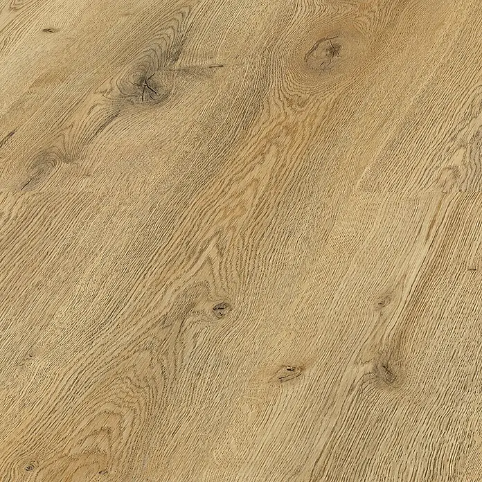 LOGOCLIC Laminado Roble Massai - 1.380 x 193 x 8 mm, Roble, AC4 - Primer plano de un suelo laminado con aspecto de madera marrón claro y detalles de nudos para una estética natural.
