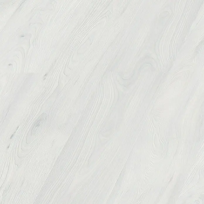 LOGOCLIC Laminado Roble Bruma - 1.380 x 193 x 10 mm, AC5 - Primer plano de un elegante suelo de madera blanco con sutiles patrones de vetas, ideal para interiores modernos.