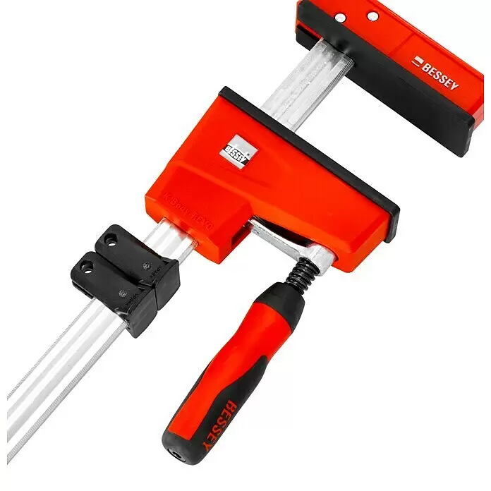 Bessey Korpuszwinge REVO KRE 1000/95 - Spannweite: 1.000 mm, Spannkraft: 8.000 N, Ausladung: 95 mm - Detailaufnahme