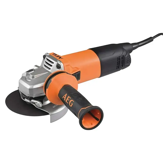 AEG Powertools Winkelschleifer-Set WS 10-125 S - 1.000 W, Durchmesser Scheibe: 125 mm, Leerlaufdrehzahl: 11.500 U/min - AEG Winkelschleifer mit orangem Griff und schwarzem Gehäuse vor schwarzem Hintergrund. Ideal zum Schleifen und Trennen von Metall.