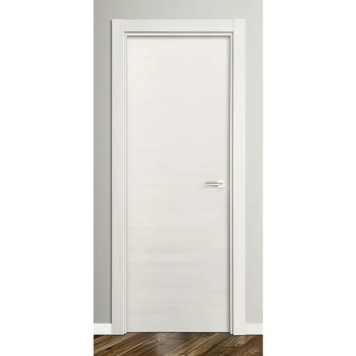 Solid Elements Puerta interior Fresno Eslovenia - 72,5 x 203 cm, Izquierda, Blanco, Maciza - Primer plano de una moderna puerta interior blanca, con un diseño elegante y un tirador estilizado. Perfecta para un hogar con estilo.