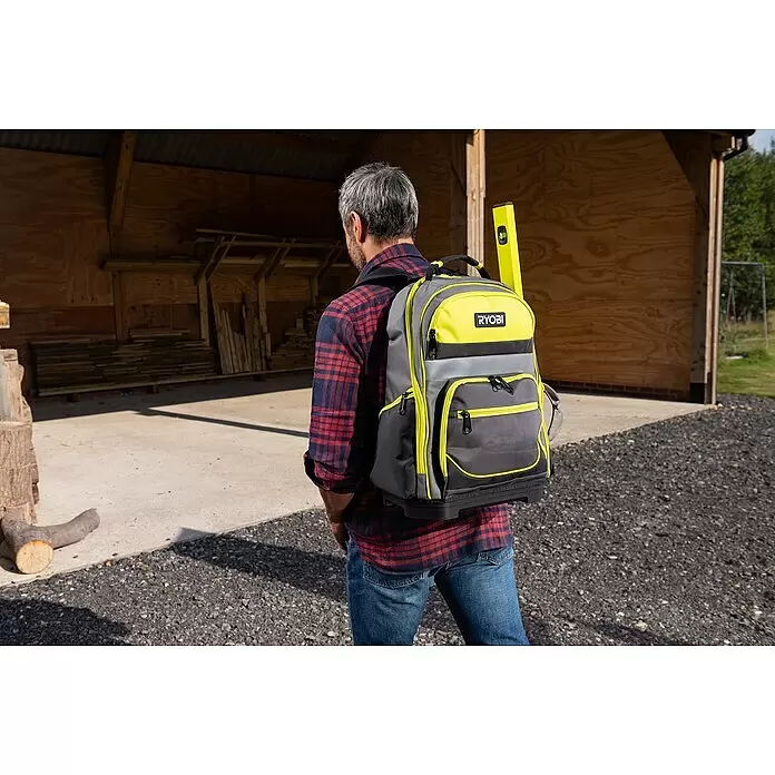 Ryobi Werkzeugrucksack RSSBP1 - 20 l, Grün/Schwarz - Anwendungsbeispiel
