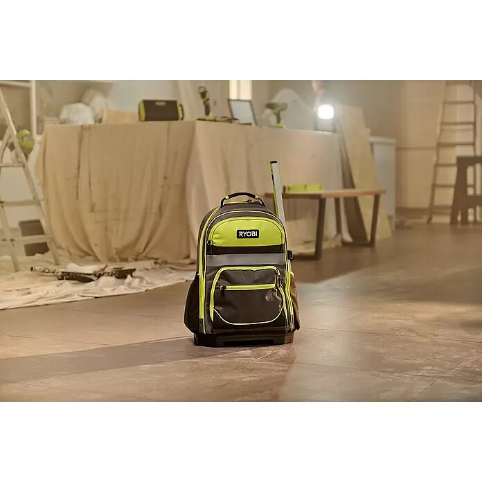 Ryobi Werkzeugrucksack RSSBP1 - 20 l, Grün/Schwarz - Stimmungsaufnahme