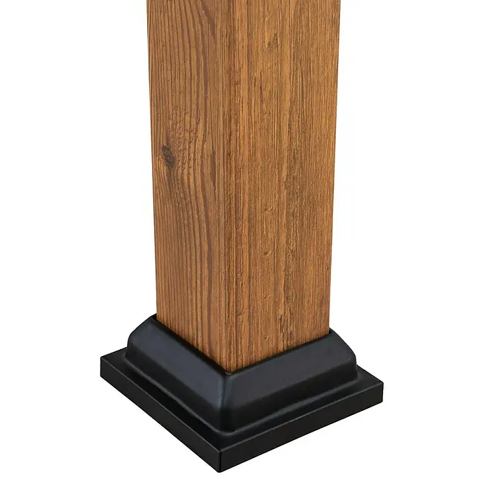 Sunjoy Standard-Pavillon Skuta - B x T: 406 x 259 cm, Farbe Gestell: Braun, Stahl - Nahaufnahme einer braunen Holzstütze mit einer quadratischen, schwarzen Basis. Ideal für den Außenbereich.