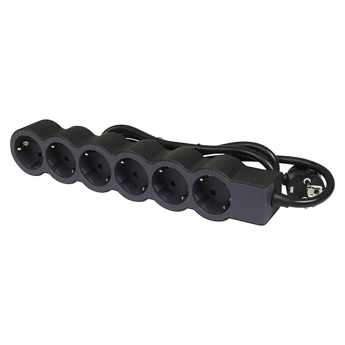 Legrand Base de enchufe múltiple Standard - Negro, Longitud del cable: 1,5 m, 6 ud. - Una regleta negra con seis enchufes y un cable de alimentación, ideal para usar en el hogar o la oficina.