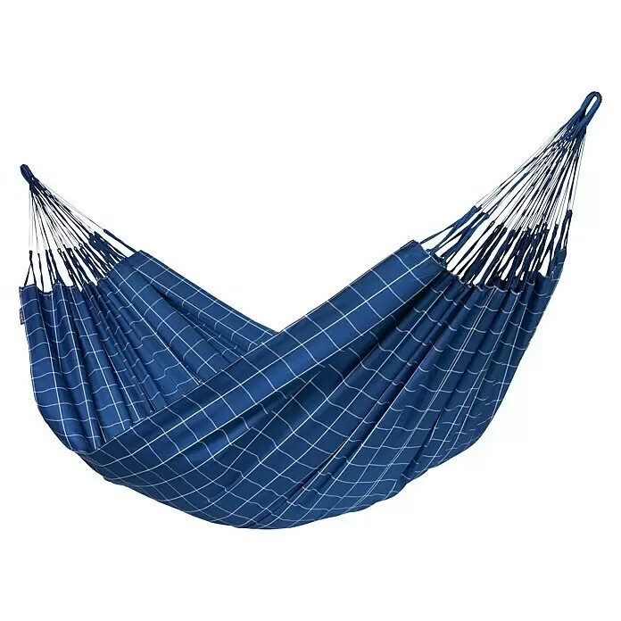 La Siesta Hängematte Brisa Kingsize - L x B: 400 x 180 cm, Marine - Blaue Stoff-Hängematte mit weißem Karomuster und Hängeseilen.