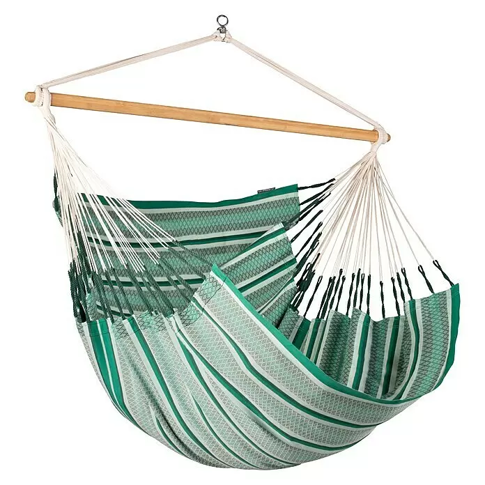 La Siesta Hängesessel Habana Kingsize - L x B x H: 210 x 130 x 170 cm, Agave - Grün, weiß und grau gestreifter Hängesessel mit Holzspreizstab, weißen Seilen und Aufhängering.