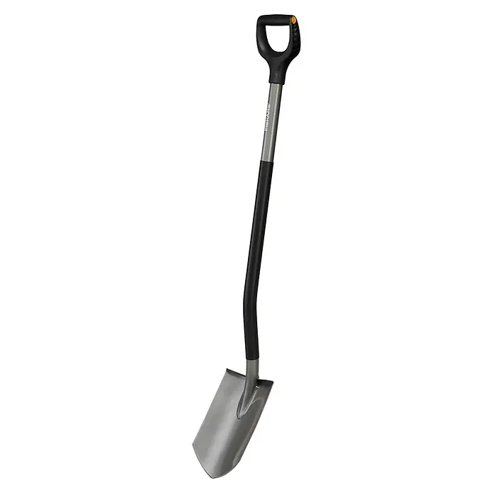 Fiskars Ergonomic Gärtnerspaten - Spitz, 1,25 m - Eine Fiskars Gartenschaufel mit grauem Blatt, schwarzem Griff und ergonomischem D-Griff für bequemes Arbeiten im Garten.