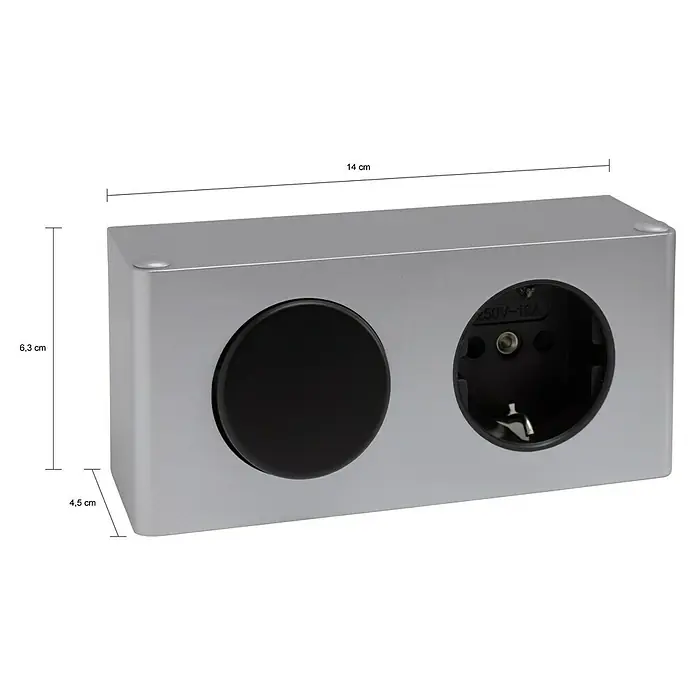 xonox.home LED-Spiegelleuchte -  - Nahaufnahme einer silberfarbenen Steckdose mit Schalter und den Maßen 14 x 6,3 x 4,5 cm.