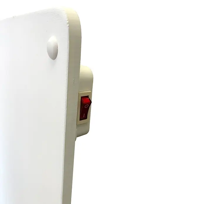 Radiador por infrarrojos - An x Al: 60 x 60 cm, 400 W, Blanco - Primer plano de un panel calefactor blanco con un interruptor rojo.