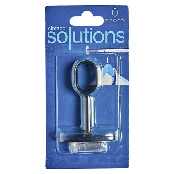 Soporte de barra para ropa central - Largo: 4,9 cm, Plástico, Negro, 1 ud. - Primer plano de un soporte de barra de armario con acabado cromado empaquetado, apto para barras de 15 x 25 mm, empaquetado en blíster azul.