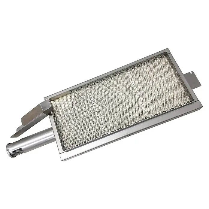 Ersatzbrenner Infrarot - Passend für: Kingstone Gasgrills Cliff 650-1 / 655-2 / 605-2 Built-In / 455-1 ES /350-1 ES - Produktaufnahme eines Infrarot-Grillbrenners mit metallischem Finish und perforierter Oberfläche für gleichmäßige Wärmeverteilung.